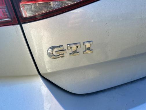 2016 Volkswagen Golf GTI 2.0T SE 4-Door