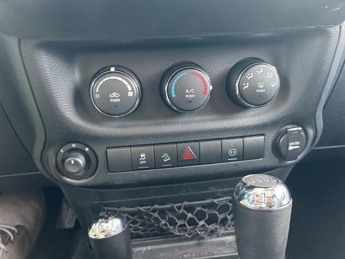 2011 Jeep Wrangler Unlimited Sahara