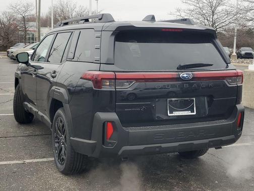 Crystal Black Silica 2026 Subaru Outback Limited XT