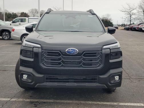 Crystal Black Silica 2026 Subaru Outback Limited XT