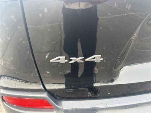 Diamond Black Crystal Pearlcoat 2020 Jeep Cherokee Trailhawk