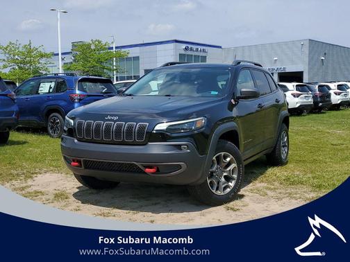 Diamond Black Crystal Pearlcoat 2020 Jeep Cherokee Trailhawk