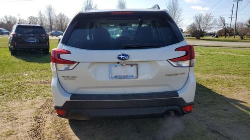 Crystal White Pearl 2021 Subaru Forester Premium