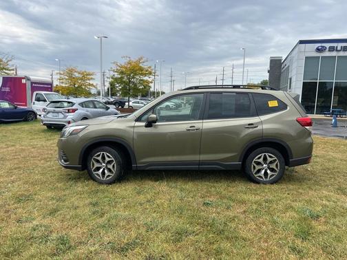 2022 Subaru Forester Premium