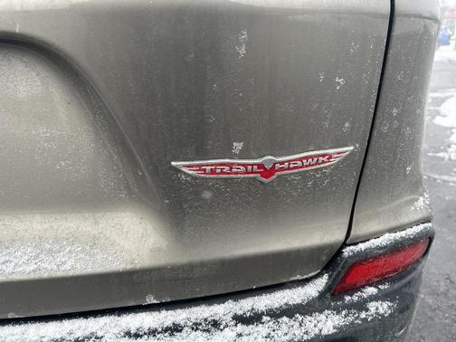 2020 Jeep Cherokee Trailhawk