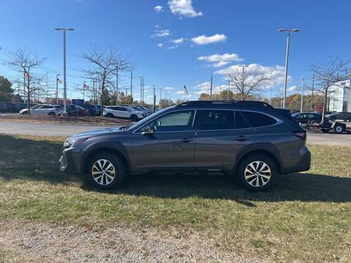 2025 Subaru Outback Premium