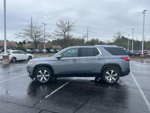 Satin Steel Metallic 2018 Chevrolet Traverse LT Leather