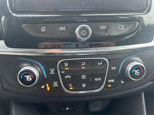 Satin Steel Metallic 2018 Chevrolet Traverse LT Leather
