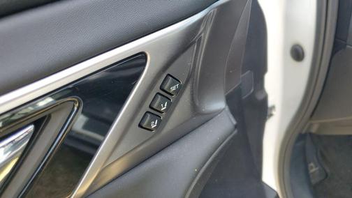 Crystal White Pearl 2023 Subaru Outback Limited