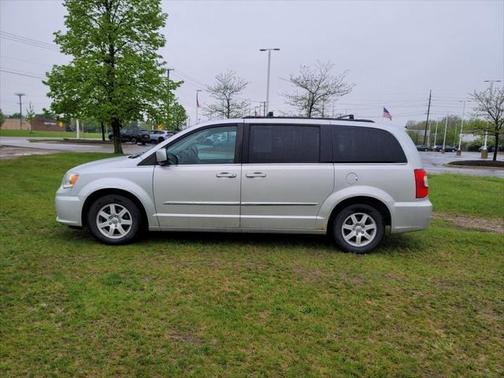 2012 Chrysler Town & Country Touring