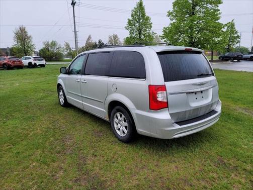 2012 Chrysler Town & Country Touring