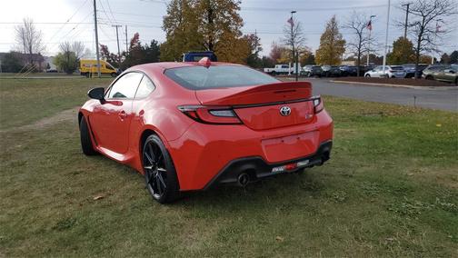 2024 Toyota GR86 Premium