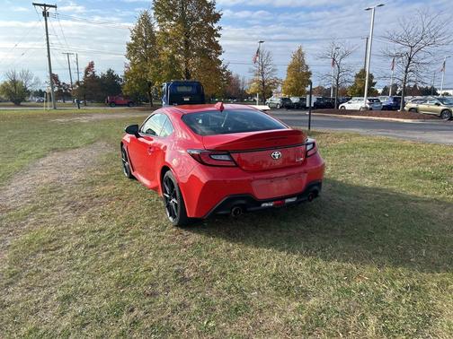 2024 Toyota GR86 Premium