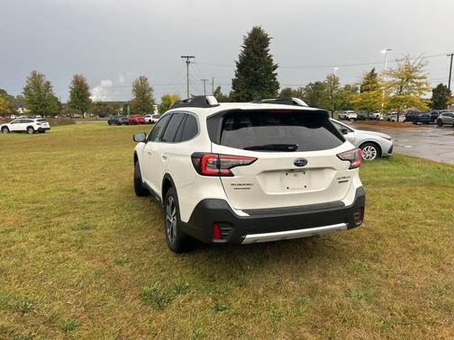 2022 Subaru Outback Touring