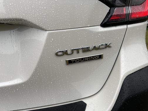 2022 Subaru Outback Touring
