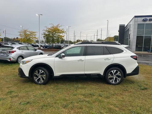 2022 Subaru Outback Touring