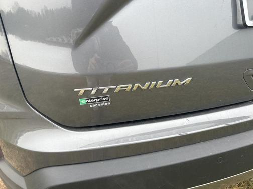 2021 Ford Edge Titanium