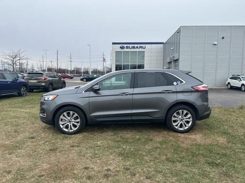 2021 Ford Edge Titanium