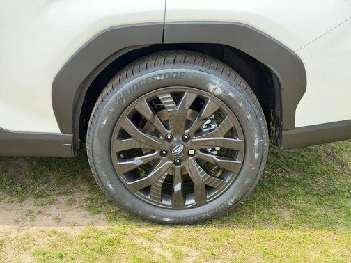 Crystal White Pearl 2026 Subaru Forester Sport