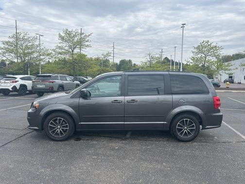 Granite Crystal Metallic Clearcoat 2016 Dodge Grand Caravan R/T