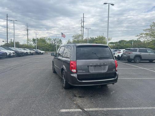 Granite Crystal Metallic Clearcoat 2016 Dodge Grand Caravan R/T