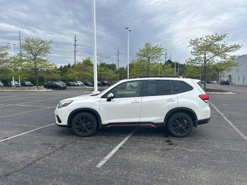 Crystal White Pearl 2023 Subaru Forester Sport