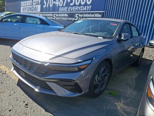 2025 Hyundai ELANTRA Limited