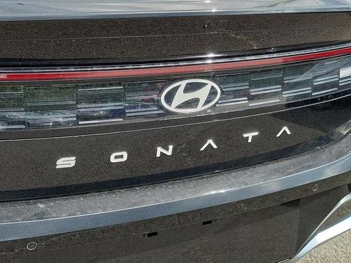 2024 Hyundai SONATA Hybrid Limited