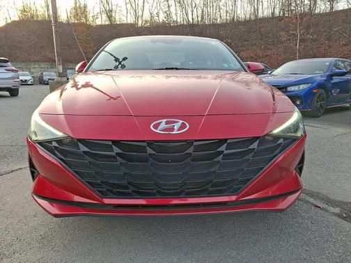2021 Hyundai ELANTRA SE
