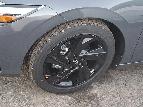 2026 Hyundai ELANTRA SEL