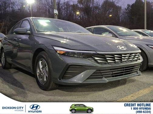 2025 Hyundai ELANTRA SE