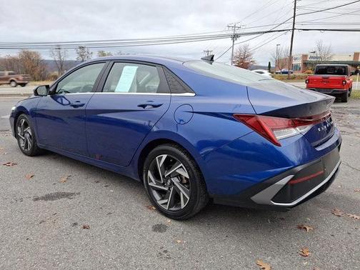 2024 Hyundai ELANTRA Limited