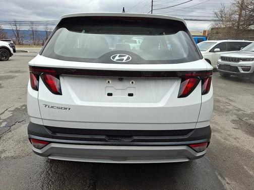 2025 Hyundai TUCSON SE