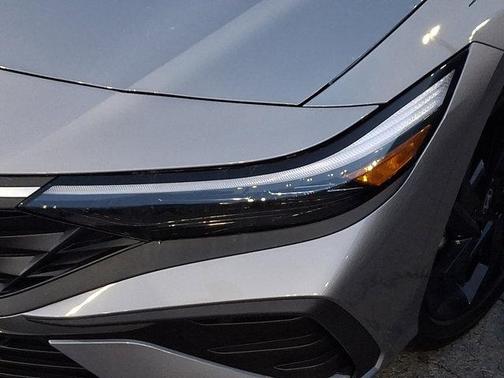 2026 Hyundai ELANTRA HEV SEL