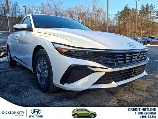 2025 Hyundai ELANTRA SE