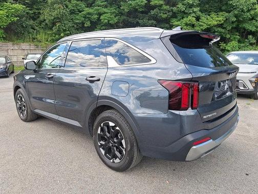 Gray 2025 Kia Sorento S