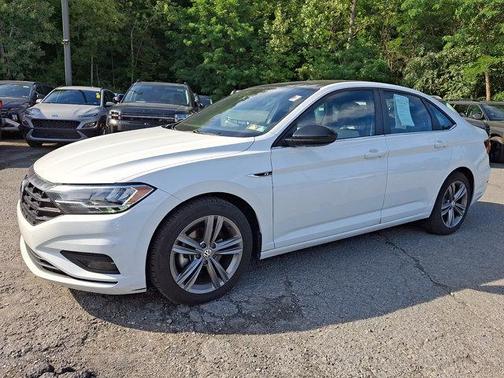 Pure White 2021 Volkswagen Jetta 1.4T R-Line