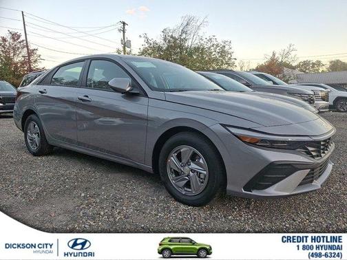 2025 Hyundai ELANTRA SE