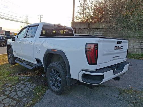 2024 GMC Sierra 2500 AT4