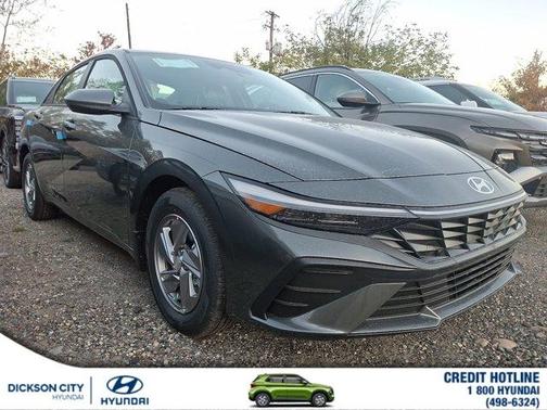 2025 Hyundai ELANTRA SE