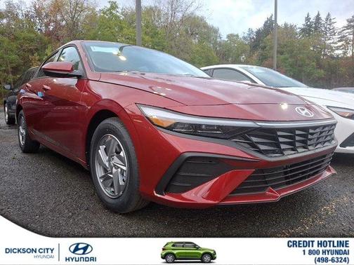 2025 Hyundai ELANTRA SE