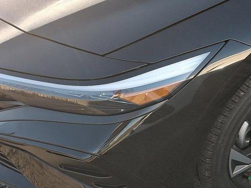 2026 Hyundai ELANTRA HEV Limited