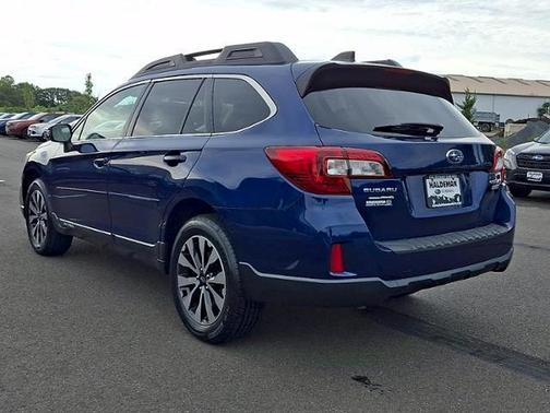 Lapis Blue Pearl 2017 Subaru Outback 2.5i Limited