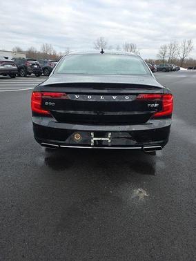 2018 Volvo S90 Recharge Plug-In Hybrid T8 Inscription