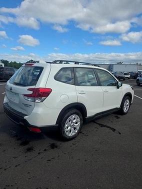 Crystal White Pearl 2023 Subaru Forester