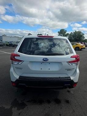 Crystal White Pearl 2023 Subaru Forester