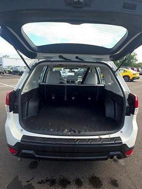 Crystal White Pearl 2023 Subaru Forester