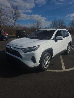 2023 Toyota RAV4 LE