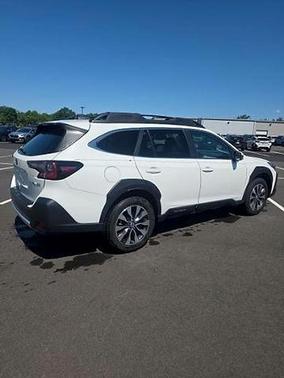 Crystal White Pearl 2024 Subaru Outback Limited