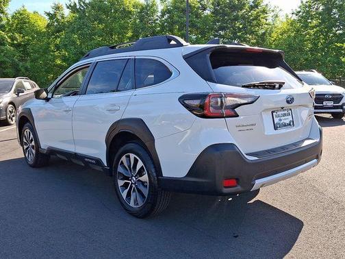 Crystal White Pearl 2024 Subaru Outback Limited
